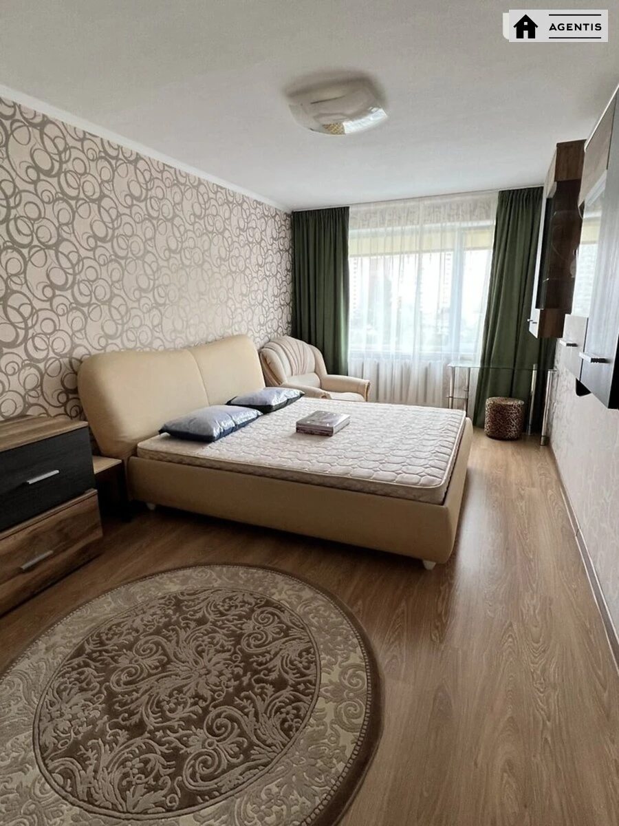 Сдам квартиру. 1 room, 40 m², 5th floor/16 floors. 25, Академіка Глушкова просп., Киев. 
