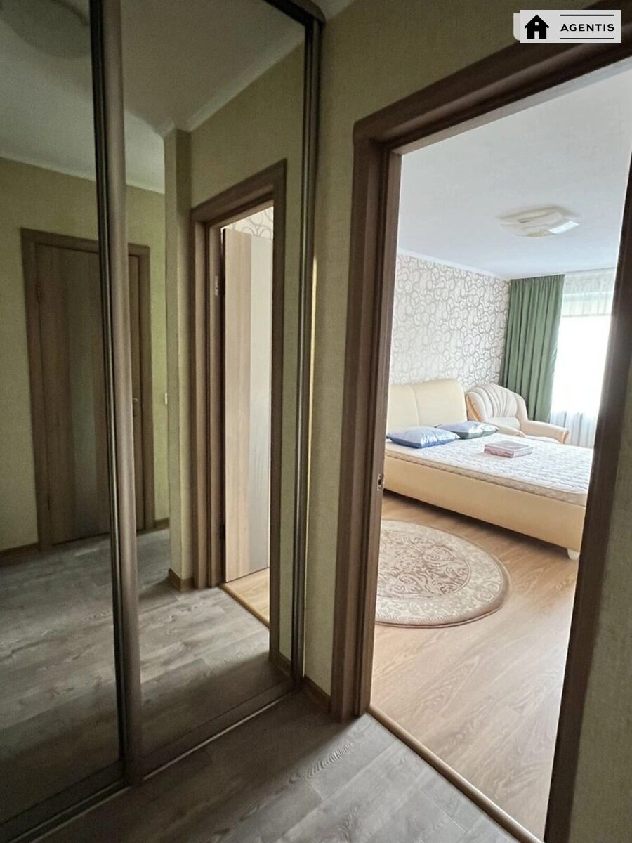 Apartment for rent. 1 room, 40 m², 5th floor/16 floors. 25, Akademika Hlushkova prosp., Kyiv. 