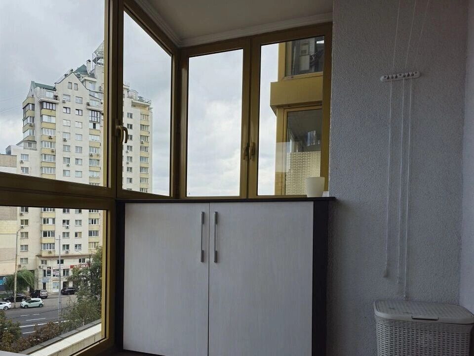 Apartment for rent. 2 rooms, 65 m², 4th floor/24 floors. 58, Golosiyivskiy 58, Kyiv. 