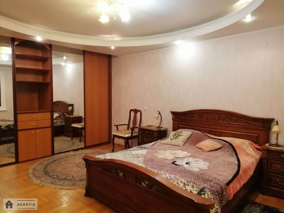 Сдам квартиру. 2 rooms, 80 m², 10th floor/14 floors. 1, Бориса Гмирі вул., Киев. 