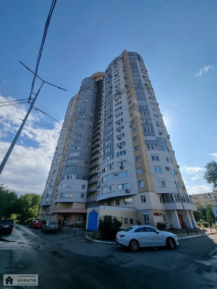 Apartment for rent. 1 room, 55 m², 3rd floor/25 floors. 14, Verhovnoyi Rady 14, Kyiv. 