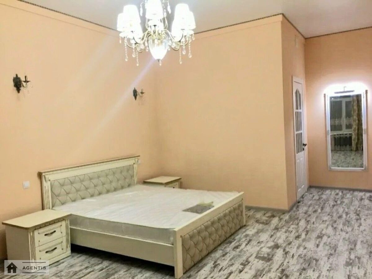 Здам квартиру. 2 rooms, 80 m², 3rd floor/5 floors. 10, Січових Стрільців 10, Київ. 