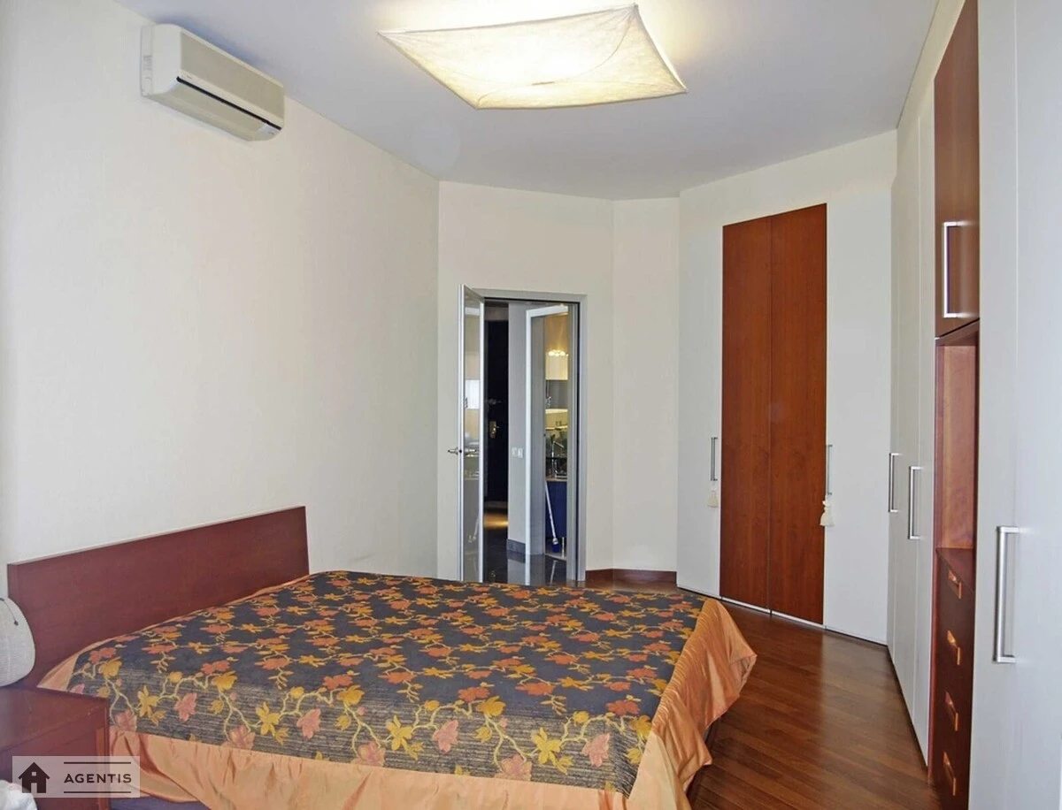 Apartment for rent. 3 rooms, 120 m², 17 floor/17 floors. 17, Dmytrivska 17, Kyiv. 