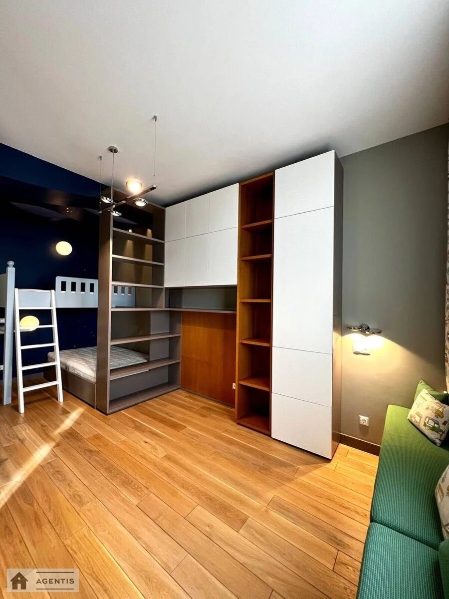 Apartment for rent. 4 rooms, 160 m², 8th floor/9 floors. Beresteyskyy prosp. Peremohy, Kyiv. 