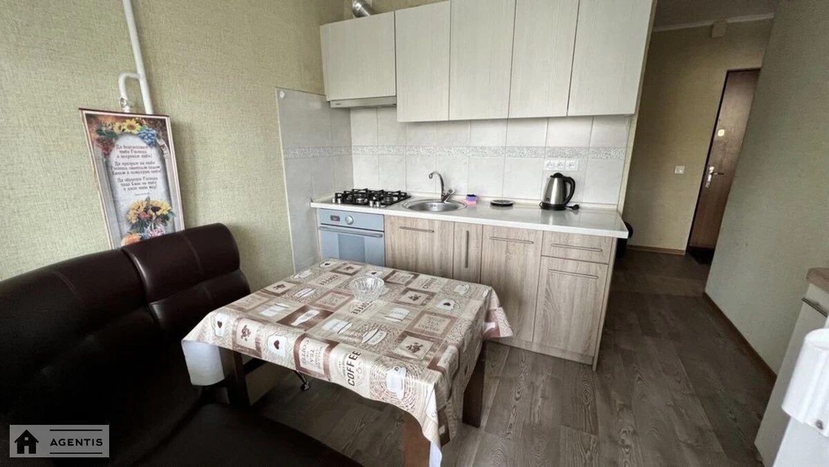 Apartment for rent. 1 room, 40 m², 5th floor/16 floors. 26, Akademika Hlushkova prosp., Kyiv. 