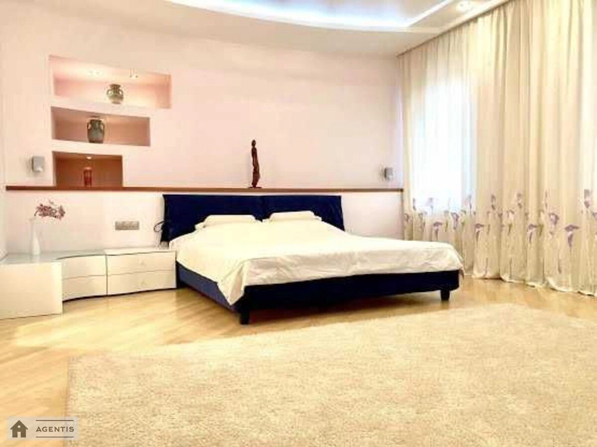 Apartment for rent. 3 rooms, 200 m², 5th floor/8 floors. 10, Ivana Mazepy vul., Kyiv. 