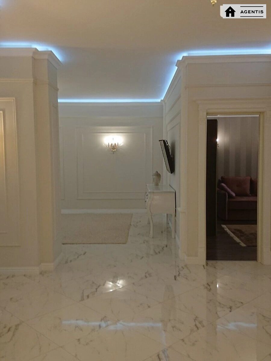 Apartment for rent. 3 rooms, 130 m², 11 floor/29 floors. 7, Lesi Ukrayinky 7, Kyiv. 