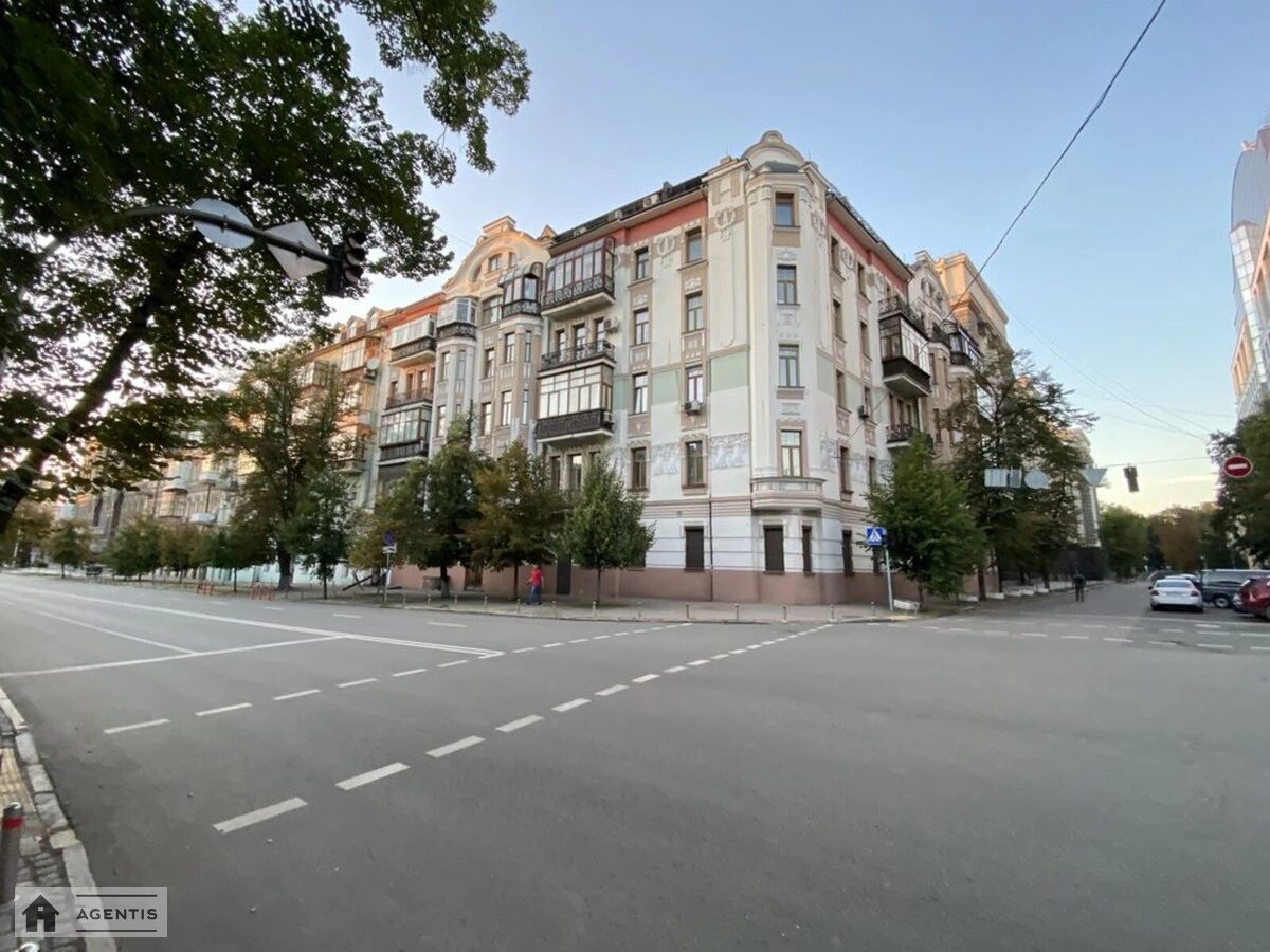 Apartment for rent. 2 rooms, 60 m², 3rd floor/5 floors. 13, Instytutska 13, Kyiv. 