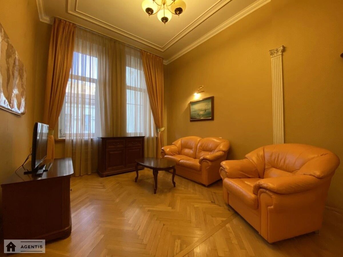 Apartment for rent. 2 rooms, 60 m², 3rd floor/5 floors. 13, Instytutska 13, Kyiv. 