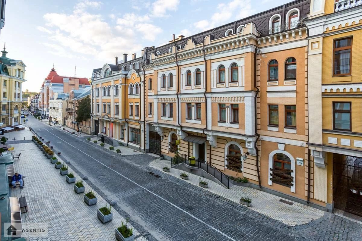 Apartment for rent. 5 rooms, 177 m², 2nd floor/4 floors. 38, Vozdvyzhenska 38, Kyiv. 