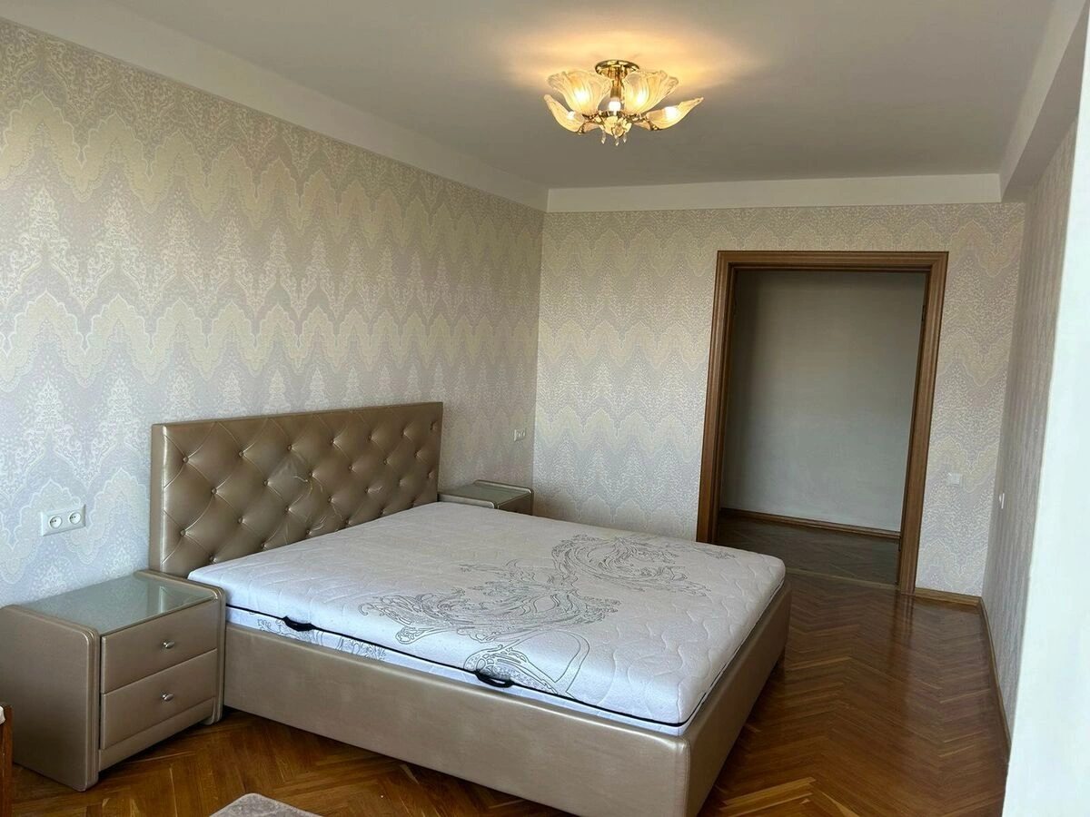 Apartment for rent. 3 rooms, 75 m², 5th floor/9 floors. 3, Marshala Malynovskoho vul., Kyiv. 