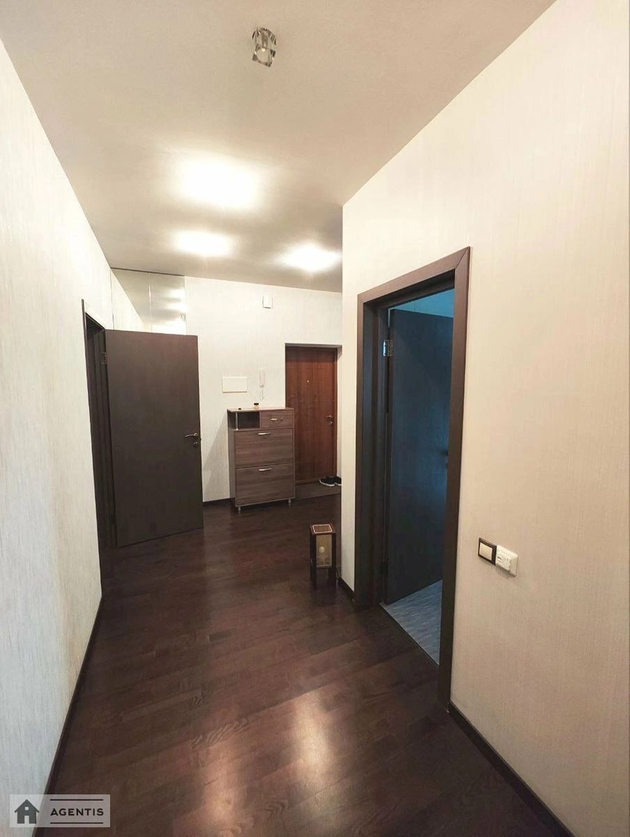 Сдам квартиру. 2 rooms, 75 m², 1st floor/5 floors. 108, Замковецкая 108, Киев. 