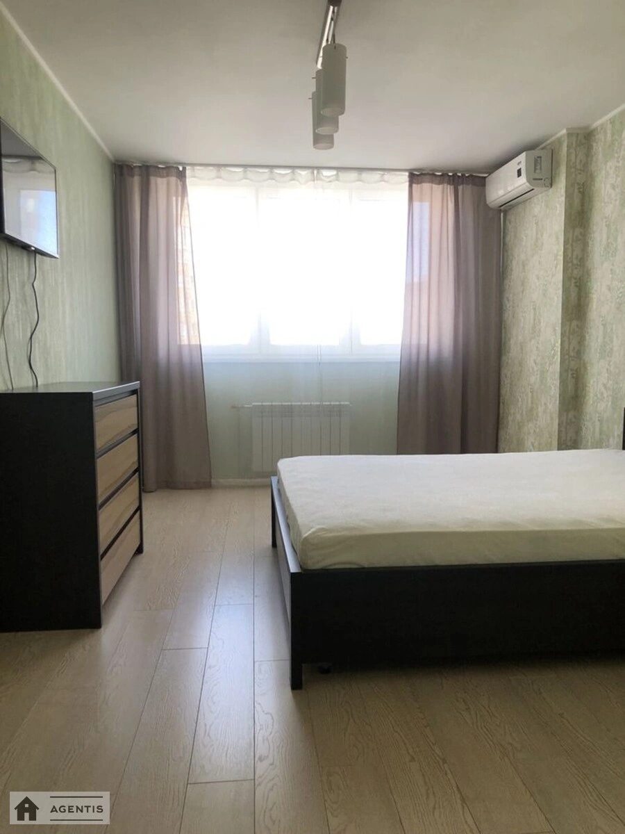 Apartment for rent. 2 rooms, 68 m², 15 floor/25 floors. 23, Urlivska 23, Kyiv. 