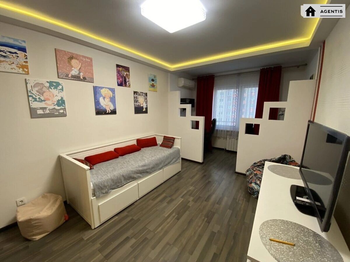 Apartment for rent. 2 rooms, 70 m², 12 floor/22 floors. 16, Petra Hryhorenka prosp., Kyiv. 