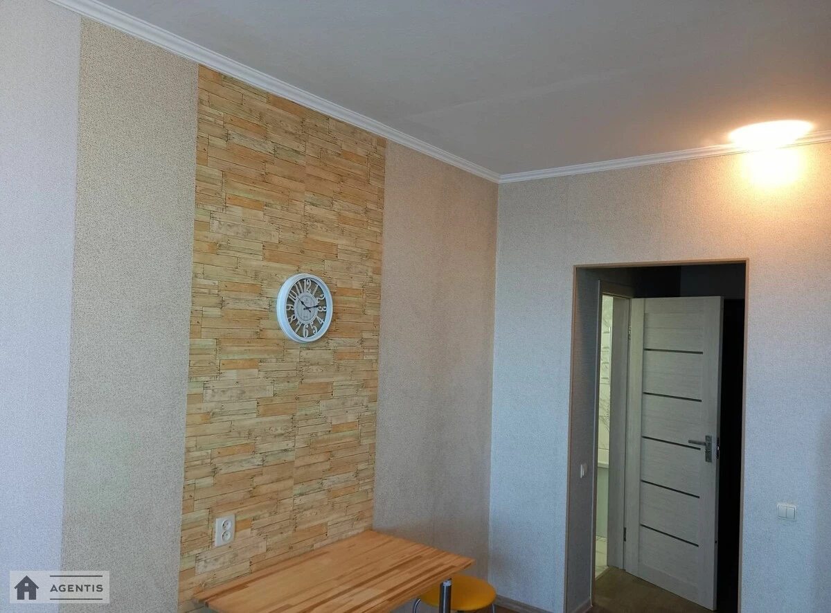 Apartment for rent. 1 room, 33 m², 3rd floor/18 floors. 137, Obuhivska 137, Kyiv. 