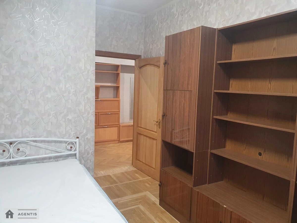 Сдам квартиру. 3 rooms, 72 m², 8th floor/8 floors. Мечникова, Киев. 