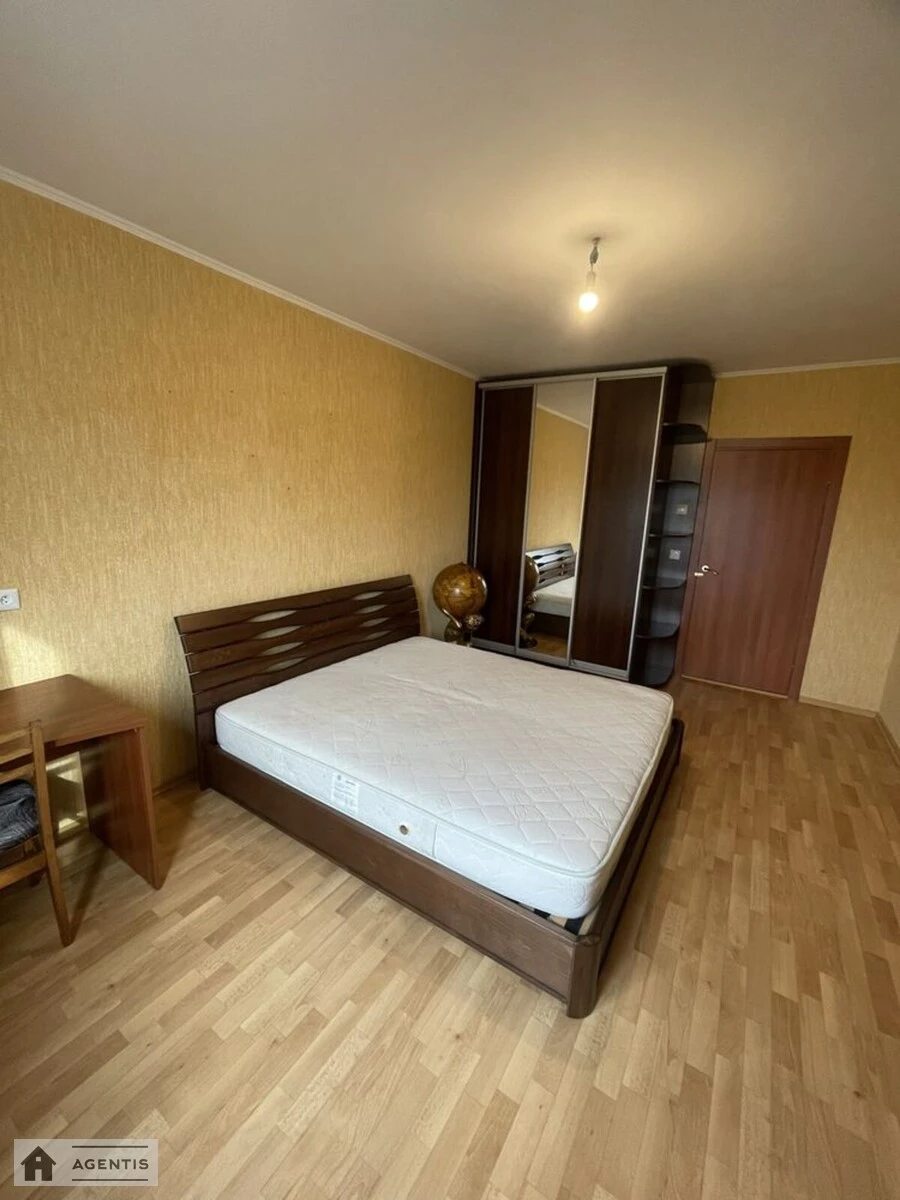 Здам квартиру. 3 rooms, 100 m², 4th floor/16 floors. 3, Червоної калини пр., Київ. 