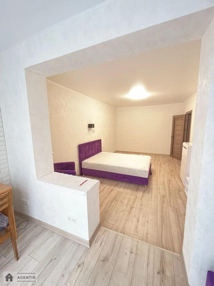 Apartment for rent. 3 rooms, 100 m², 4th floor/16 floors. 3, Chervonoyi kalyny pr., Kyiv. 
