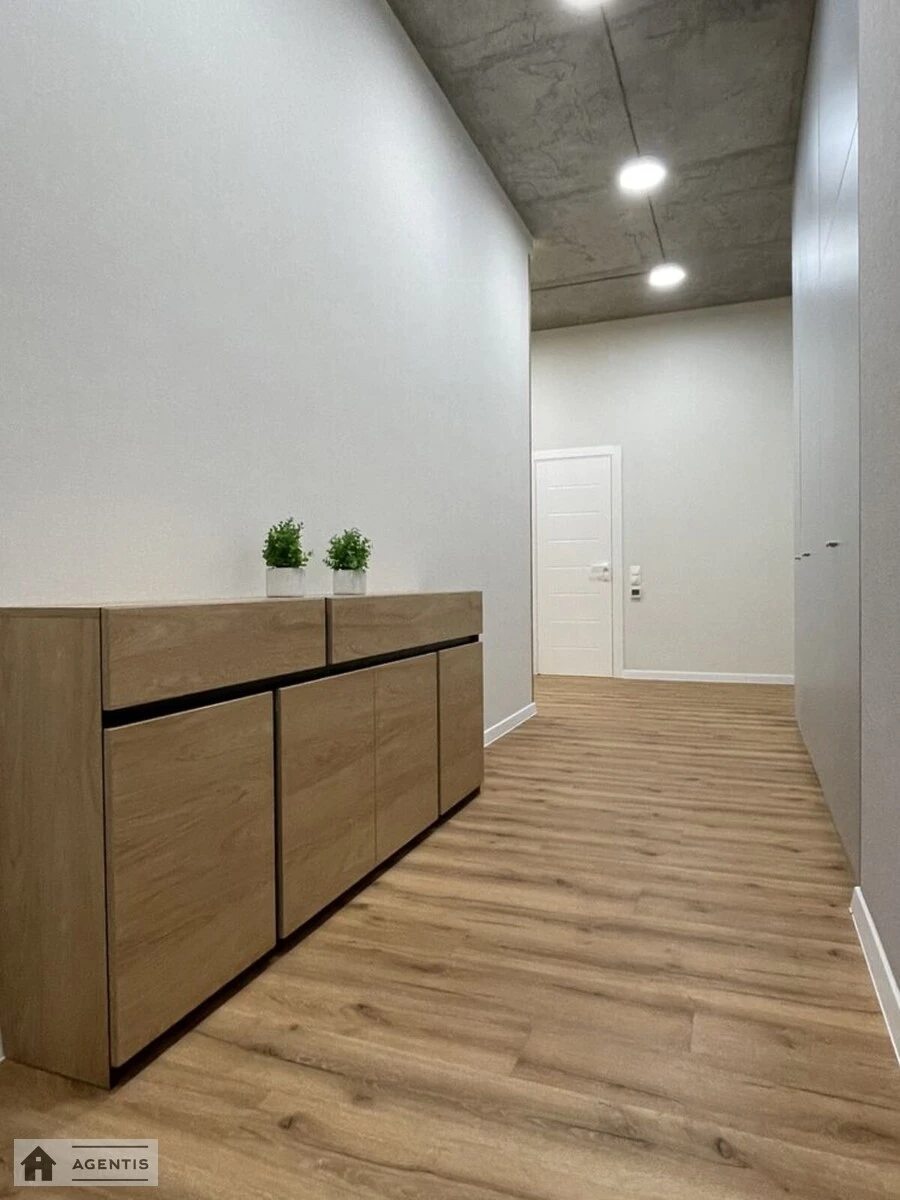 Apartment for rent. 2 rooms, 95 m², 3rd floor/8 floors. 42, Beresteyskyy prosp. Peremohy, Kyiv. 