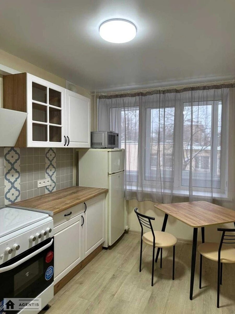 Apartment for rent. 1 room, 40 m², 3rd floor/9 floors. 17, Biloruska 17, Kyiv. 