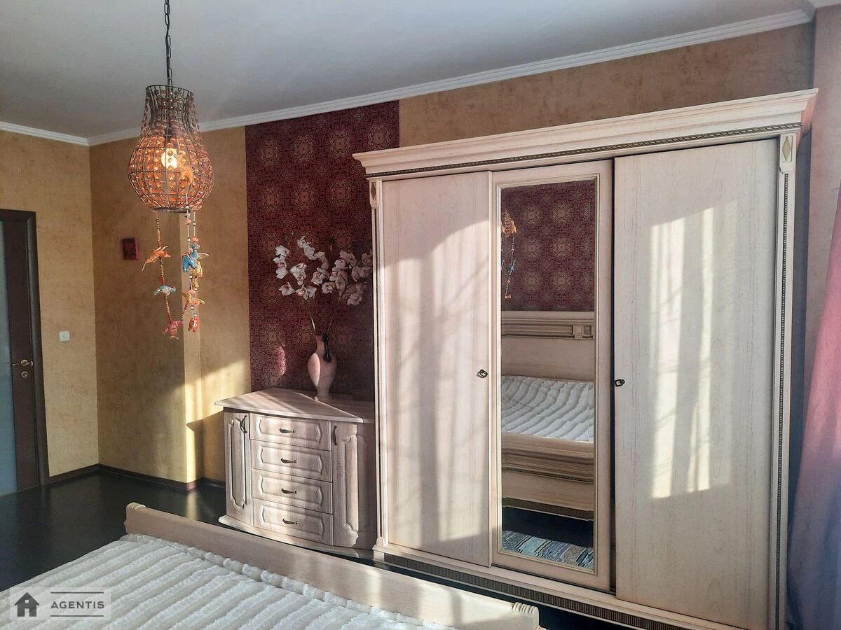 Apartment for rent. 3 rooms, 104 m², 3rd floor/17 floors. 2, Kasiyana Vasylya 2, Kyiv. 