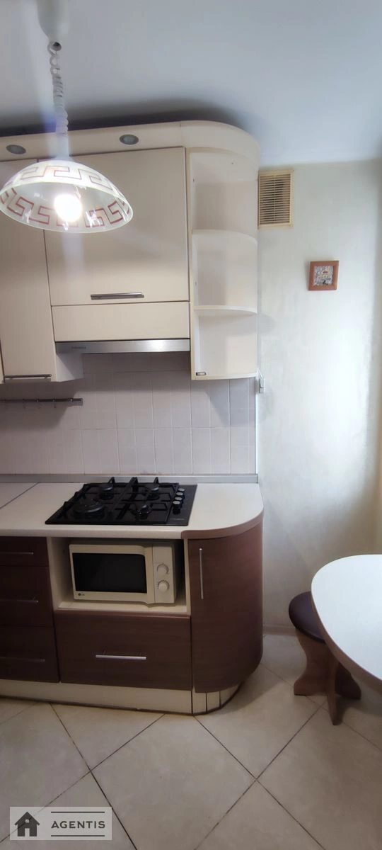 Apartment for rent. 1 room, 20 m², 4th floor/5 floors. 6, Akademika Korolova vul., Kyiv. 