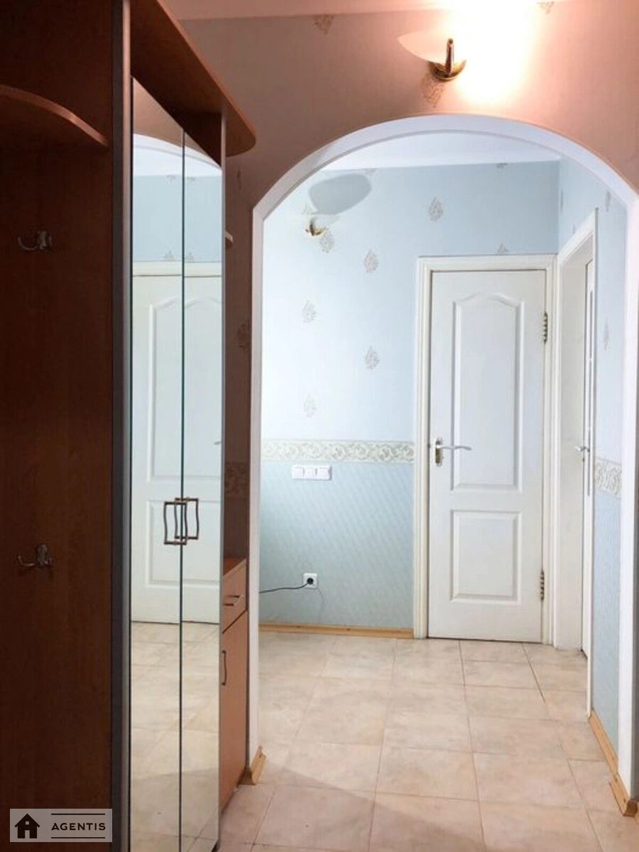 Apartment for rent. 2 rooms, 63 m², 10th floor/15 floors. 12, Fedora Ernsta vul., Kyiv. 