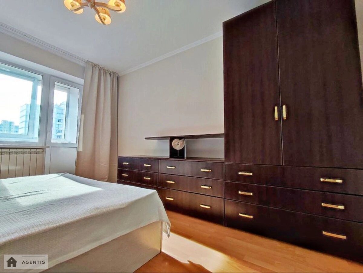 Здам квартиру. 3 rooms, 76 m², 9th floor/10 floors. 9, Драгоманова 9, Київ. 