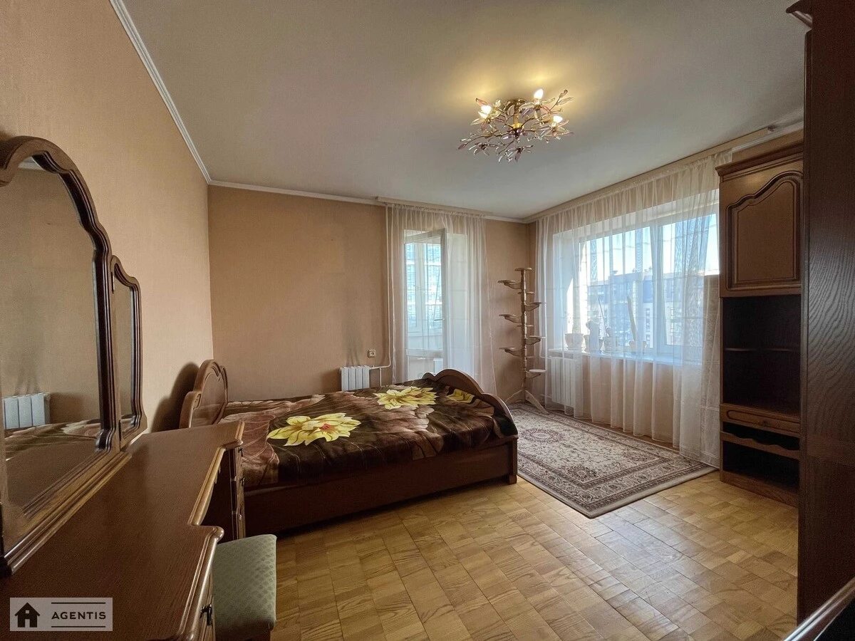 Apartment for rent. 3 rooms, 75 m², 10th floor/14 floors. 61, Zvirynetcka 61, Kyiv. 