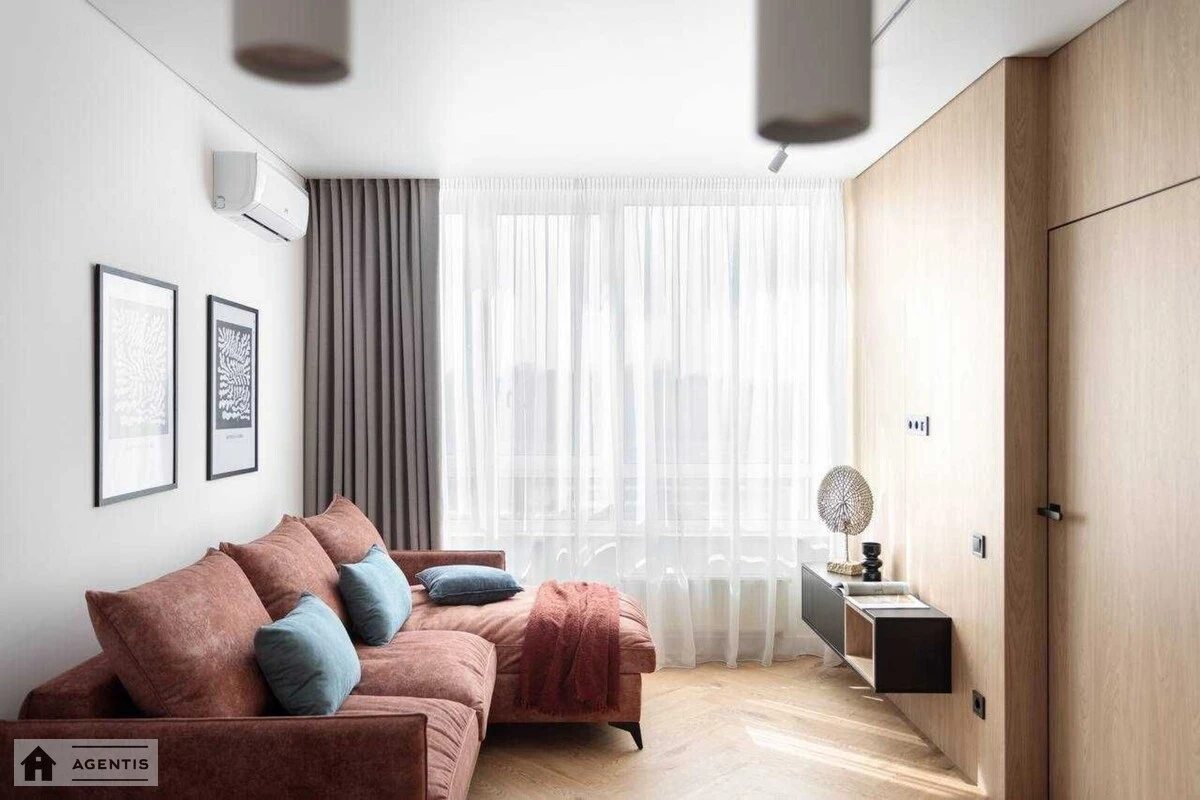 Apartment for rent. 2 rooms, 40 m², 4th floor/9 floors. Salutna, Kyiv. 