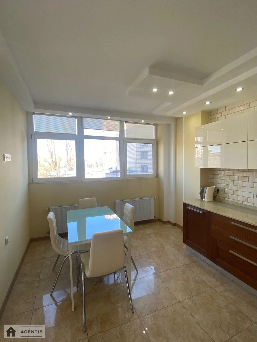 Apartment for rent. 3 rooms, 105 m², 5th floor/25 floors. 19, Kovalskiy 19, Kyiv. 