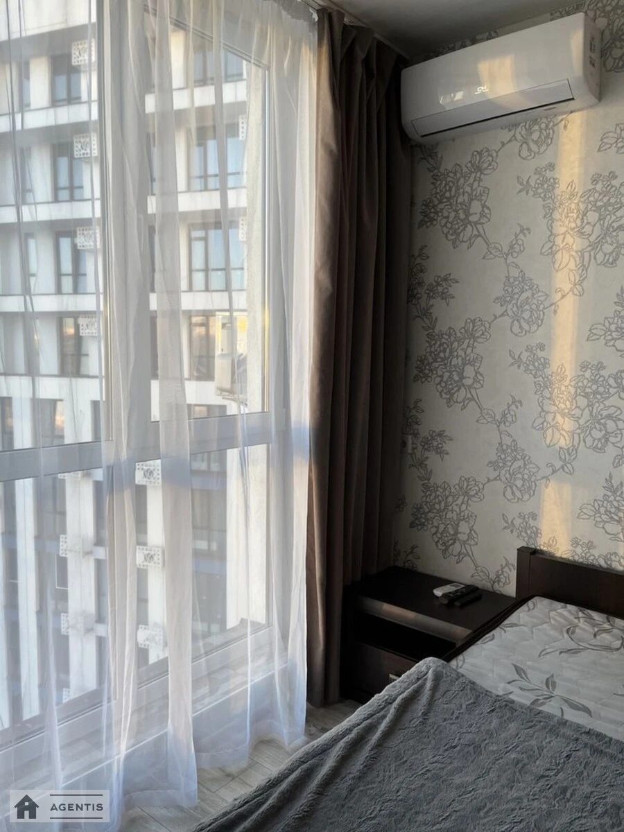 Apartment for rent. 2 rooms, 40 m², 7th floor/10 floors. Malozemelna, Kyiv. 
