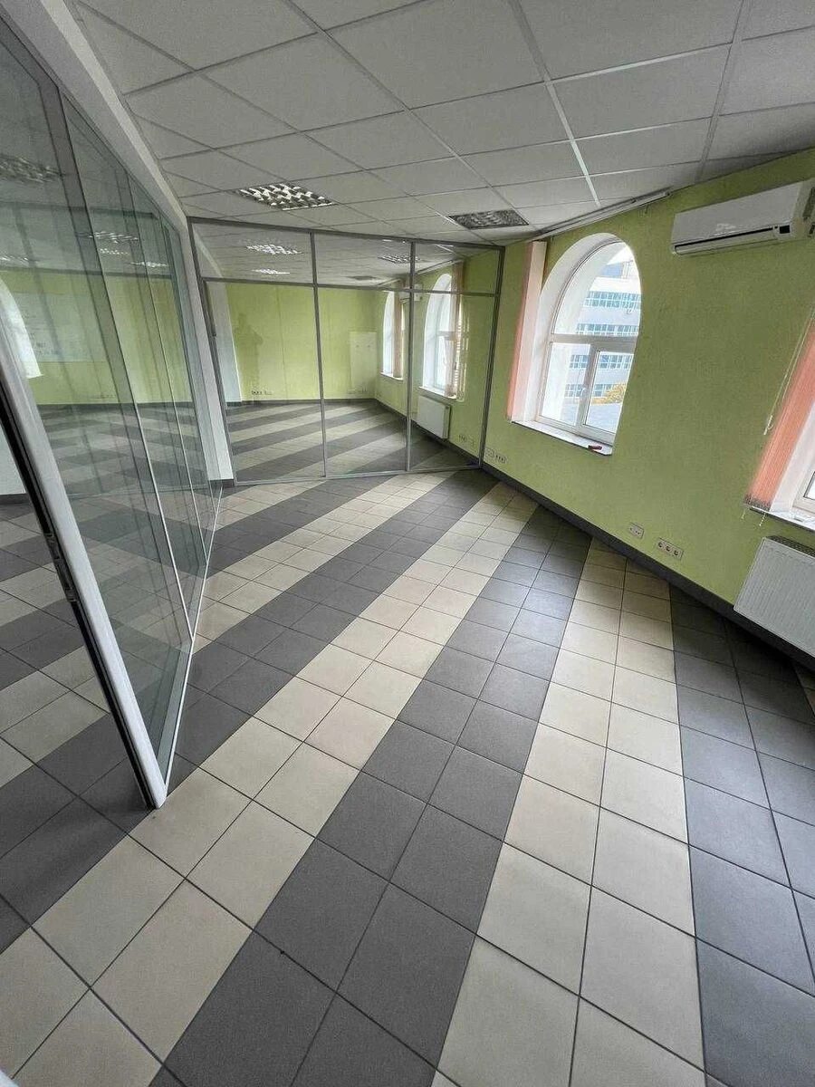 Продам офіс. 600 m², 1st floor/6 floors. 35, Машинобудівна 35, Київ. 