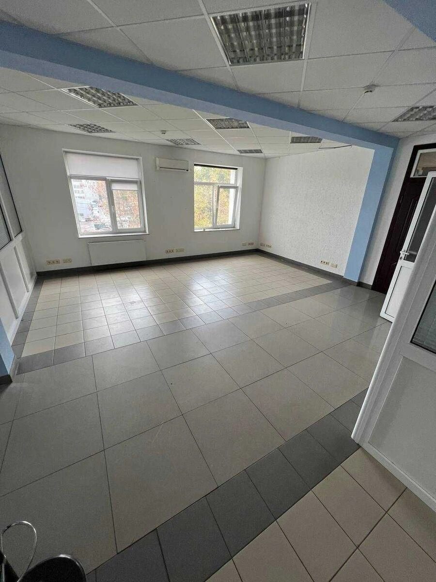 Продам офіс. 600 m², 1st floor/6 floors. 35, Машинобудівна 35, Київ. 