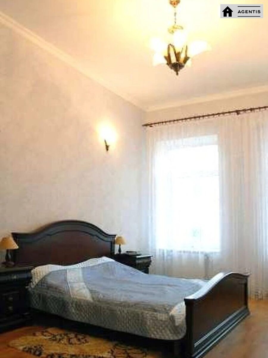 Apartment for rent. 3 rooms, 105 m², 2nd floor/5 floors. Striletcka, Kyiv. 