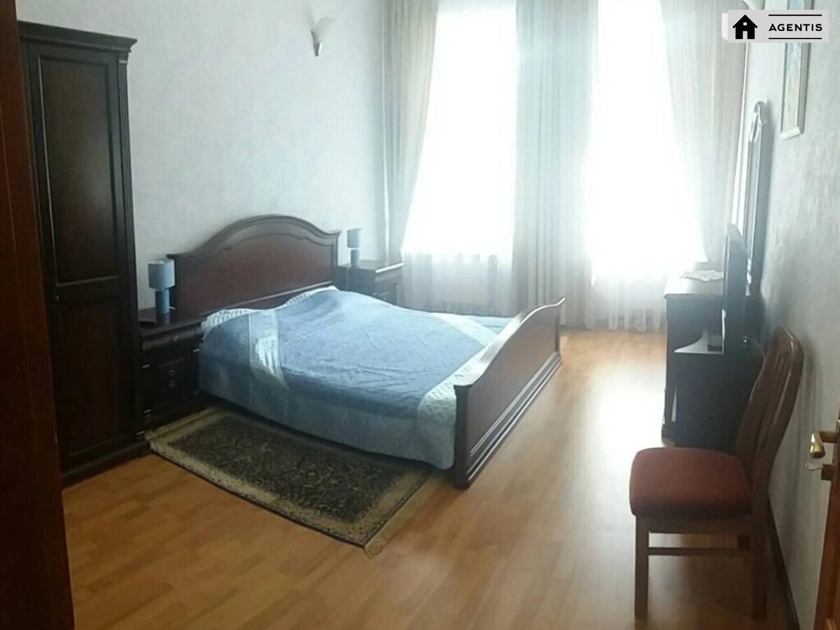 Здам квартиру. 3 rooms, 105 m², 2nd floor/5 floors. Стрілецька, Київ. 