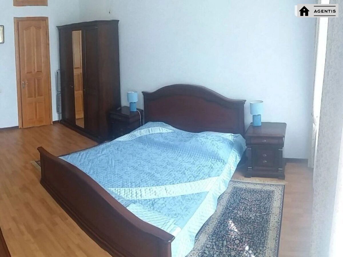 Сдам квартиру. 3 rooms, 105 m², 2nd floor/5 floors. Стрелецкая, Киев. 
