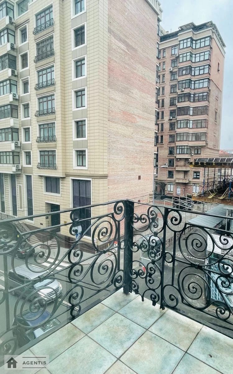 Здам квартиру. 4 rooms, 120 m², 3rd floor/3 floors. 6, Круглоуніверситетська 6, Київ. 
