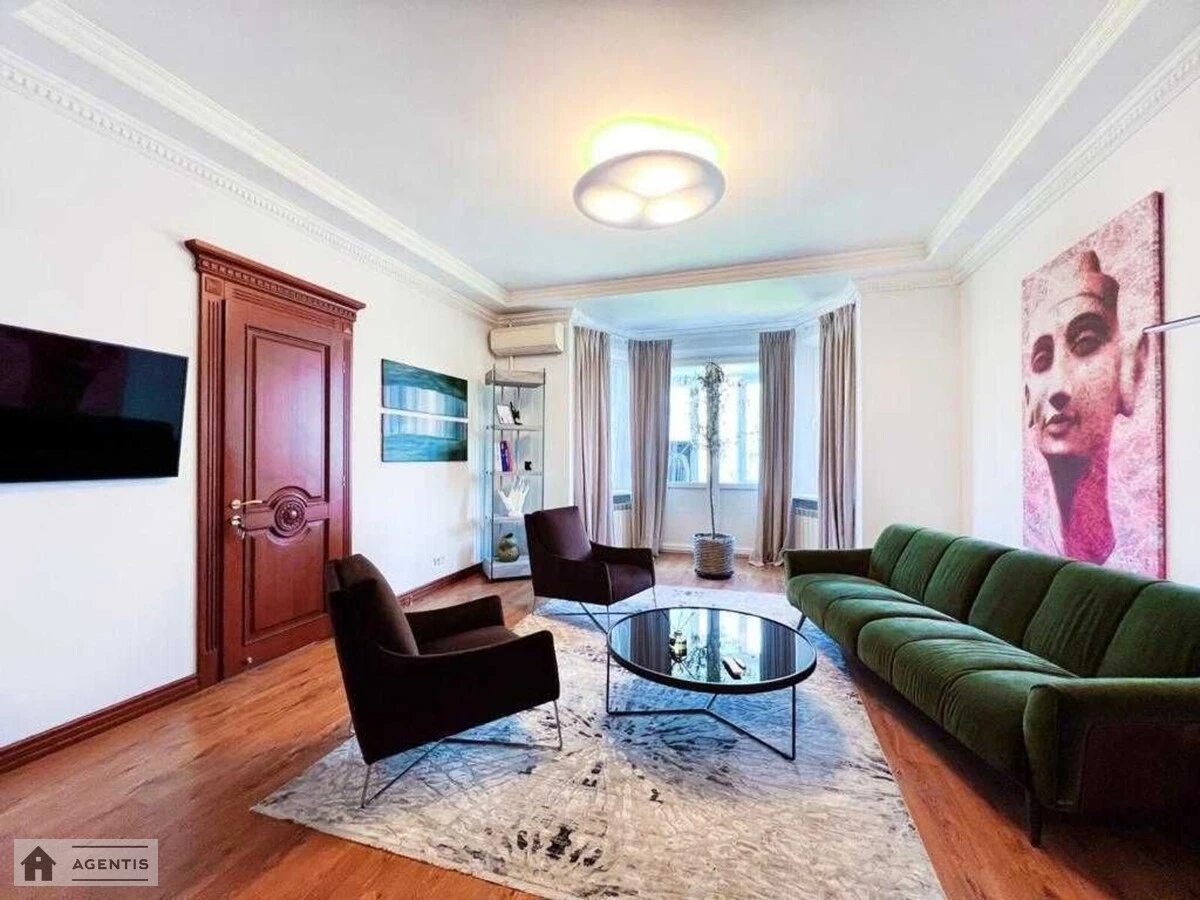 Apartment for rent. 3 rooms, 100 m², 3rd floor/6 floors. 3, Ivana Mazepy vul., Kyiv. 