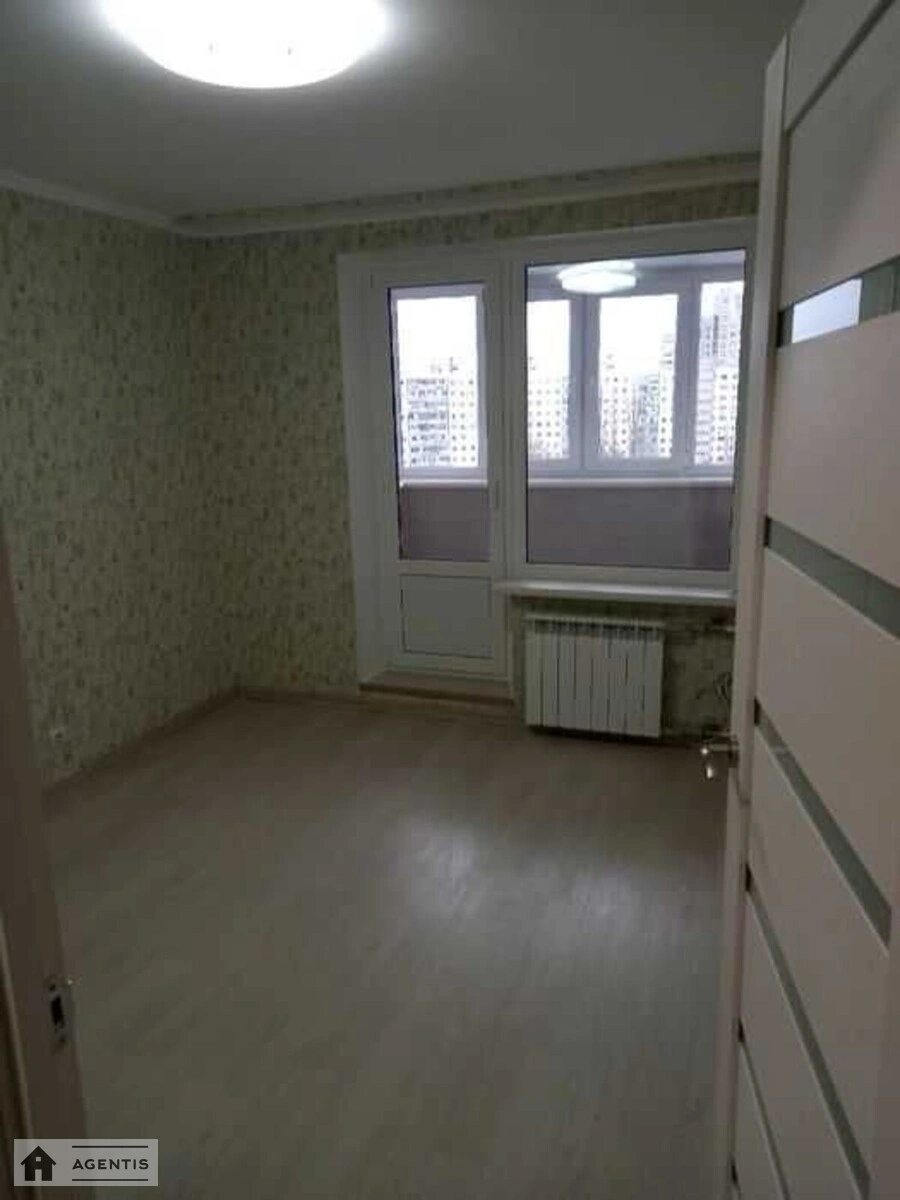 Сдам квартиру. 2 rooms, 45 m², 10th floor/16 floors. 12, Князя Романа Мстиславича 12, Киев. 