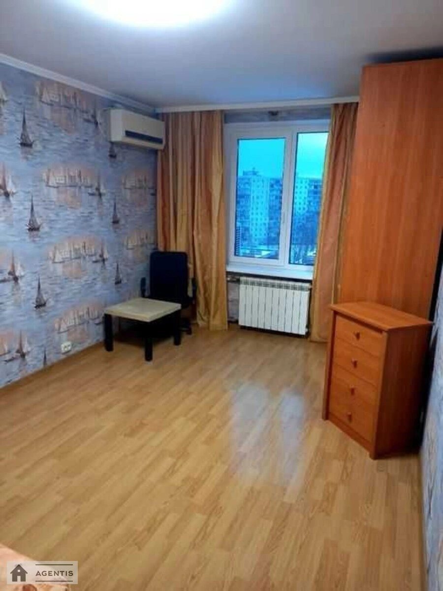 Сдам квартиру. 2 rooms, 45 m², 10th floor/16 floors. 12, Князя Романа Мстиславича 12, Киев. 