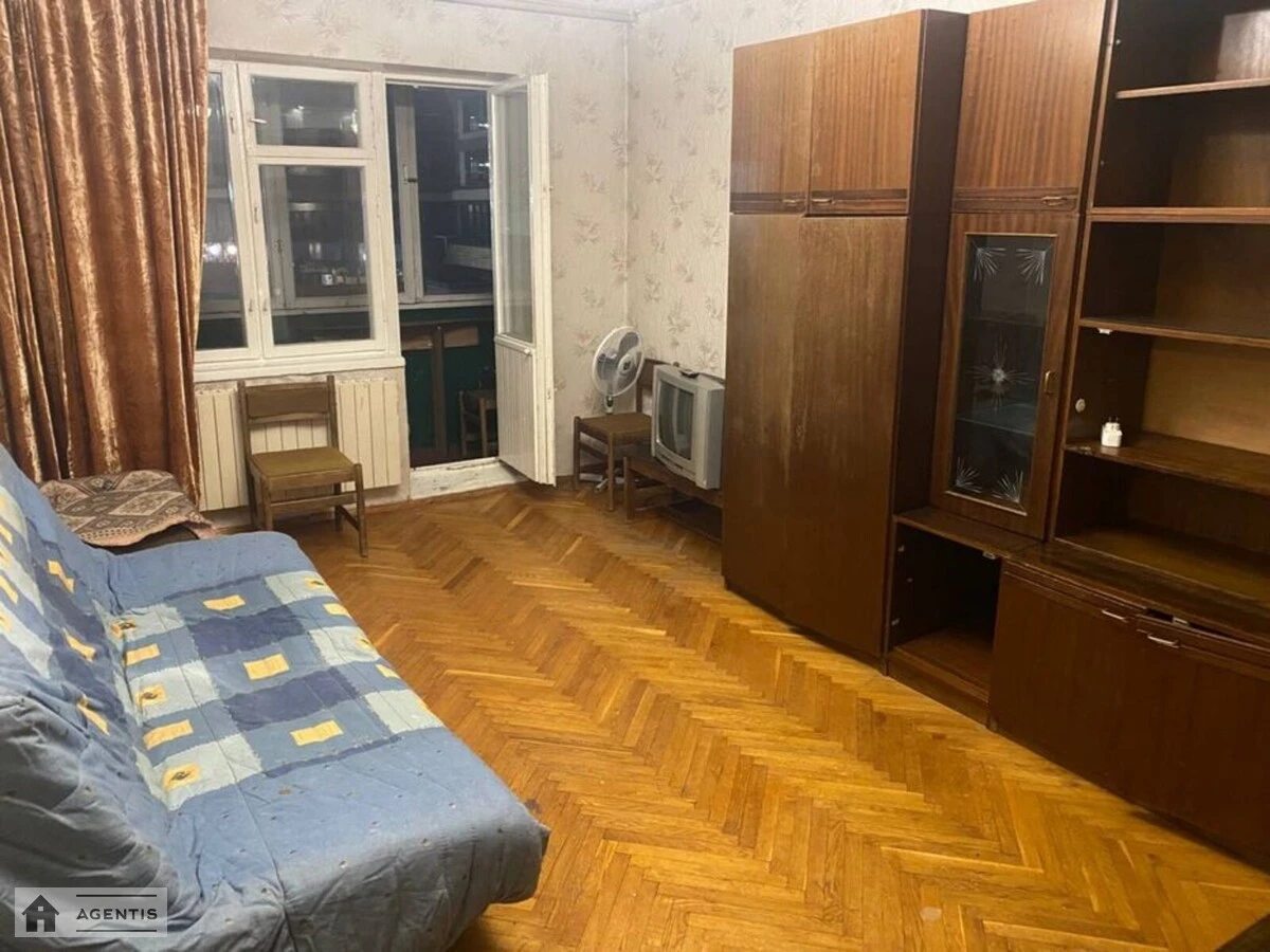 Apartment for rent. 2 rooms, 65 m², 5th floor/9 floors. 28, Obolonskiy 28, Kyiv. 