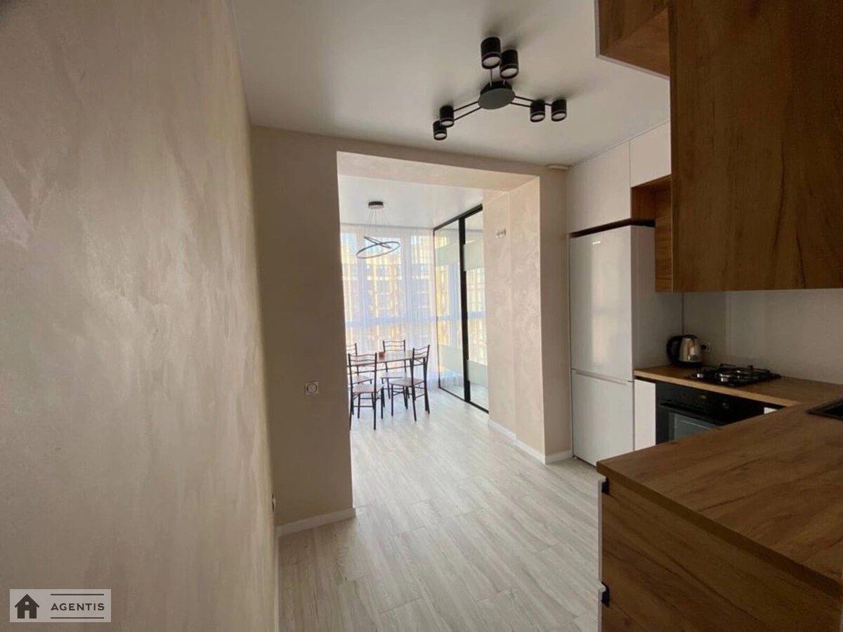 Apartment for rent. 1 room, 37 m², 8th floor/10 floors. 12, Myru 12, Kyiv. 