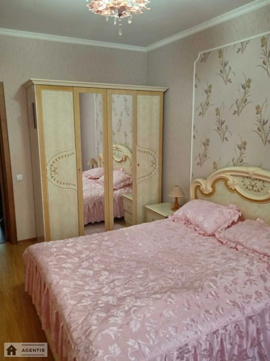 Apartment for rent. 3 rooms, 100 m², 3rd floor/14 floors. 52, Mykhayla Lomonosova vul., Kyiv. 