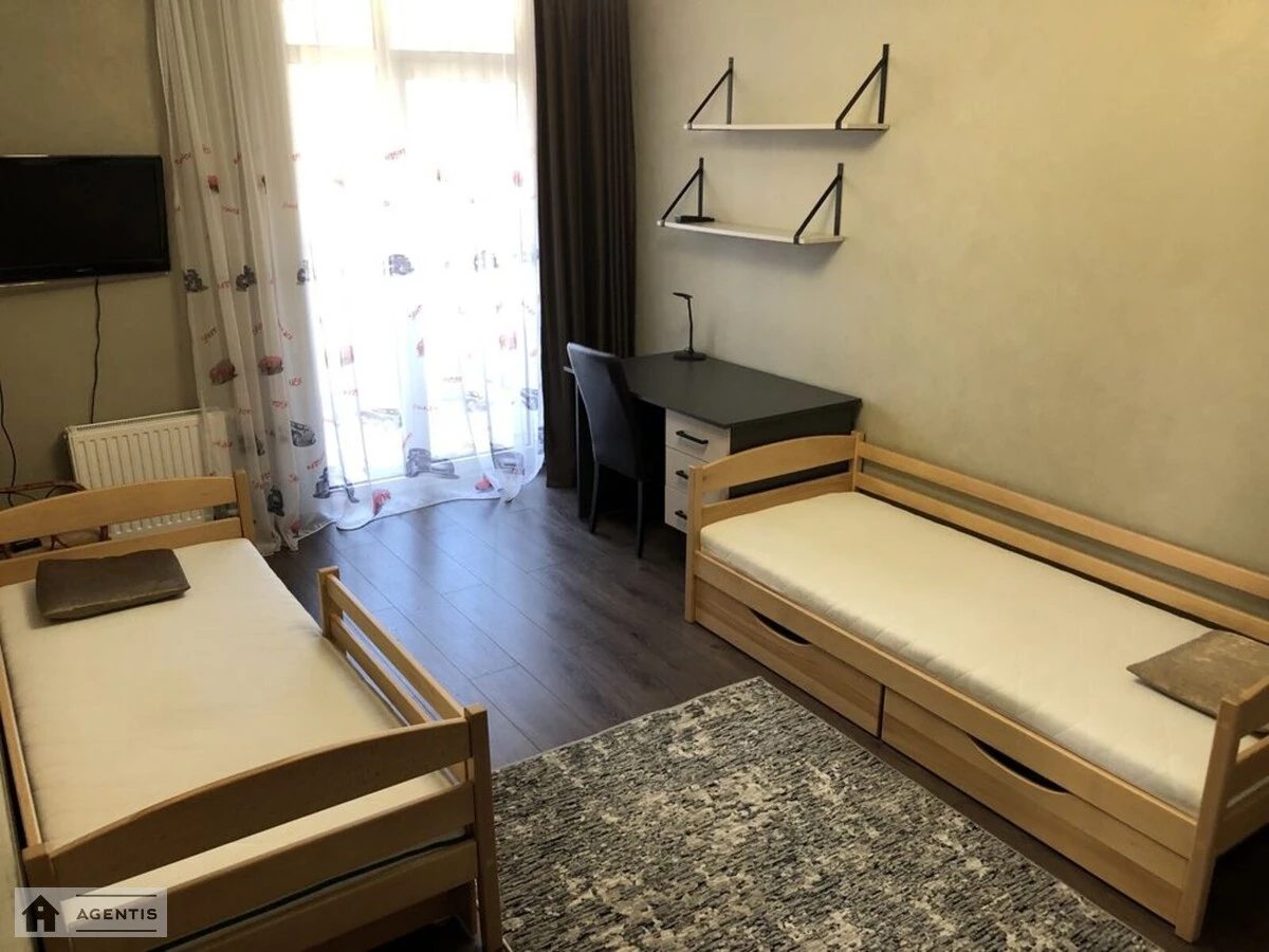 Apartment for rent. 3 rooms, 105 m², 2nd floor/16 floors. Anatoliya Petrytskoho vul., Kyiv. 