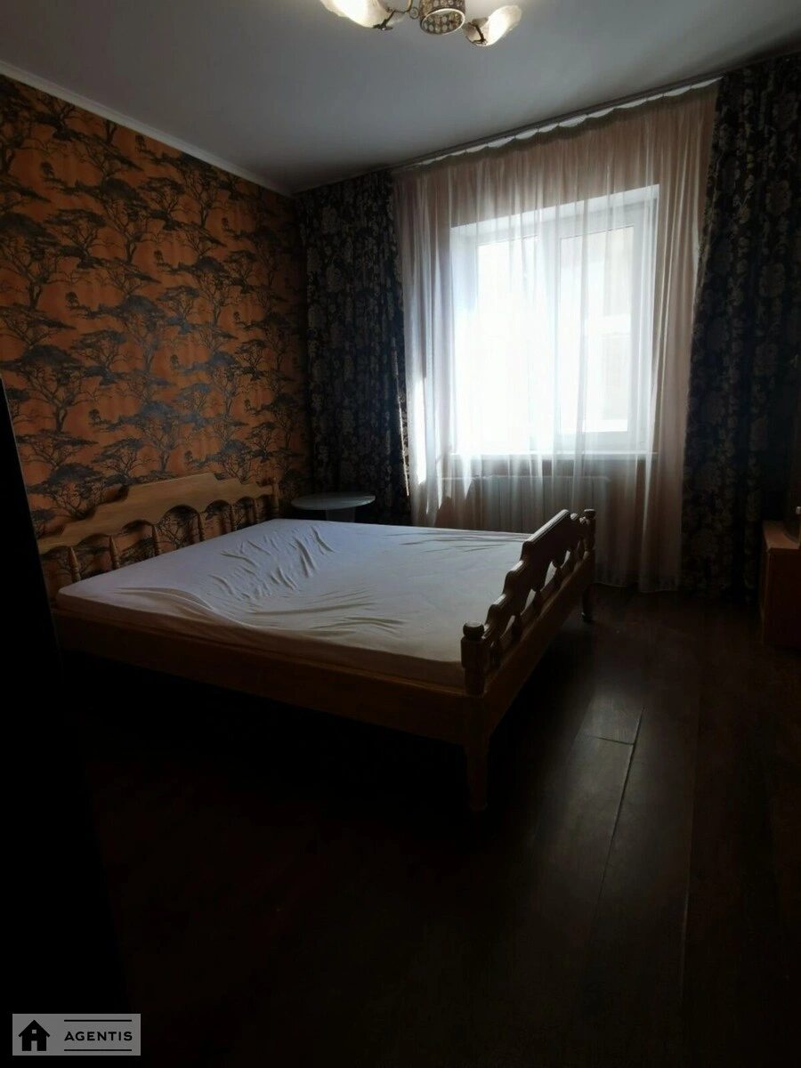 Сдам квартиру. 3 rooms, 72 m², 6th floor/16 floors. 10, Екстер , Киев. 
