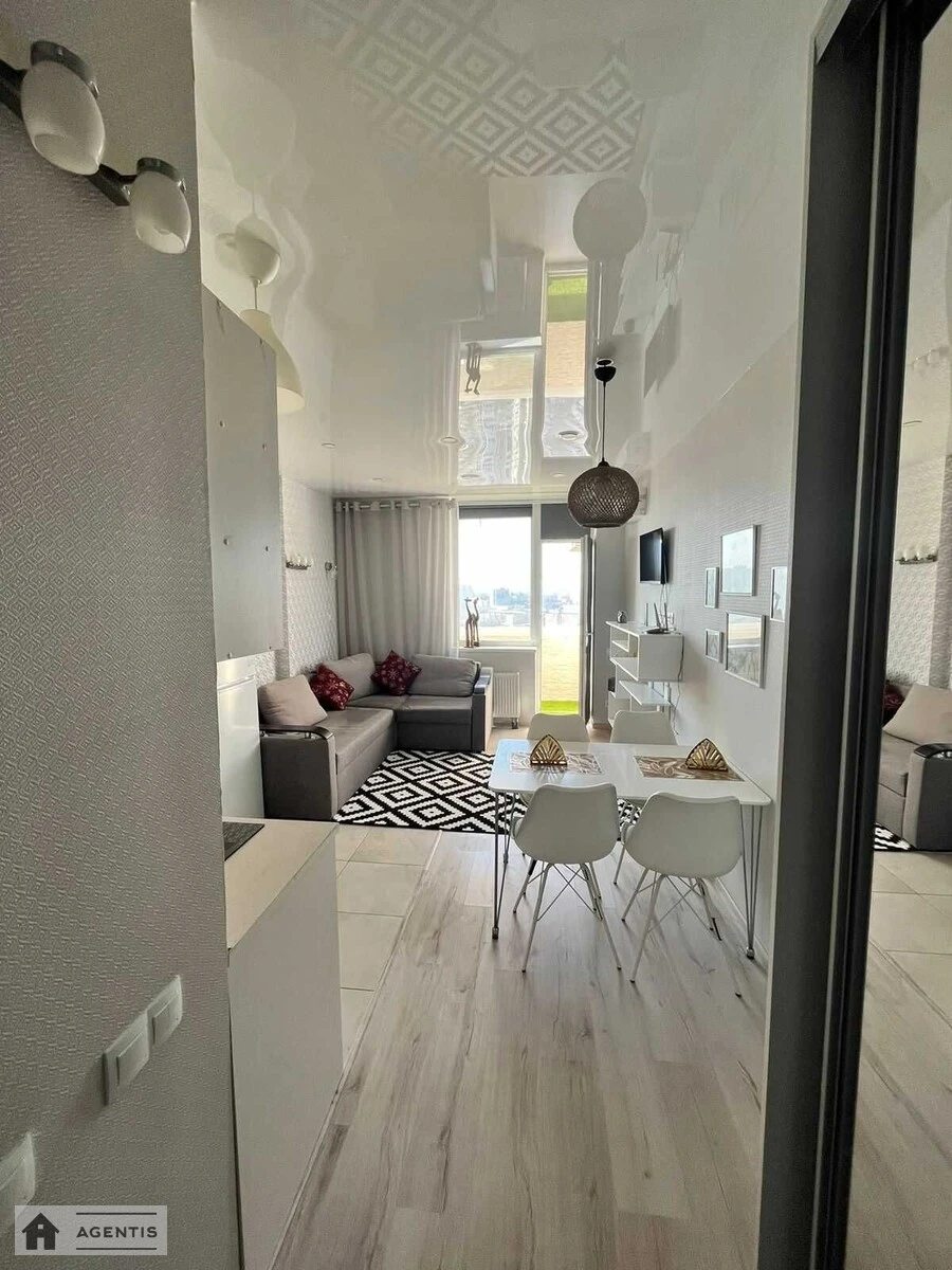 Apartment for rent. 1 room, 27 m², 24 floor/26 floors. 73, Polova 73, Kyiv. 