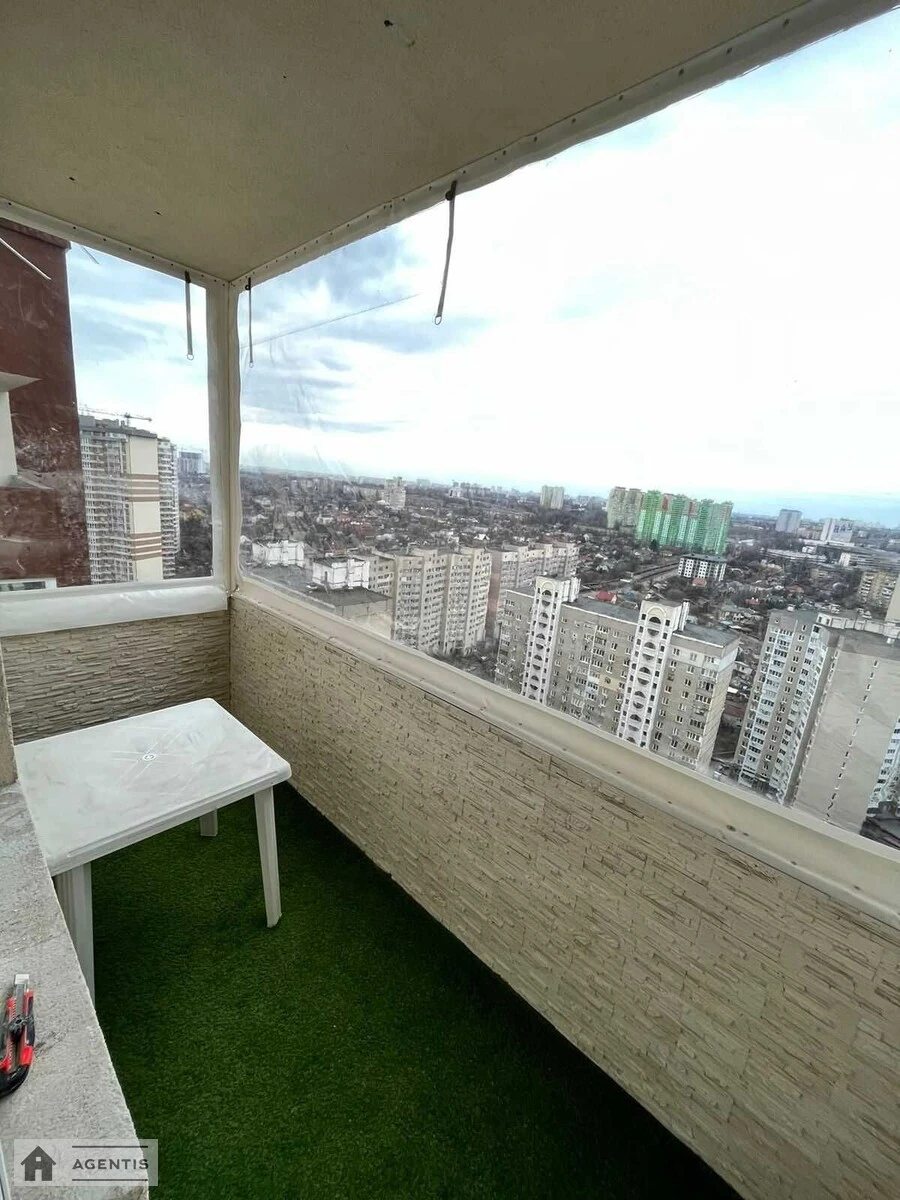 Apartment for rent. 1 room, 27 m², 24 floor/26 floors. 73, Polova 73, Kyiv. 
