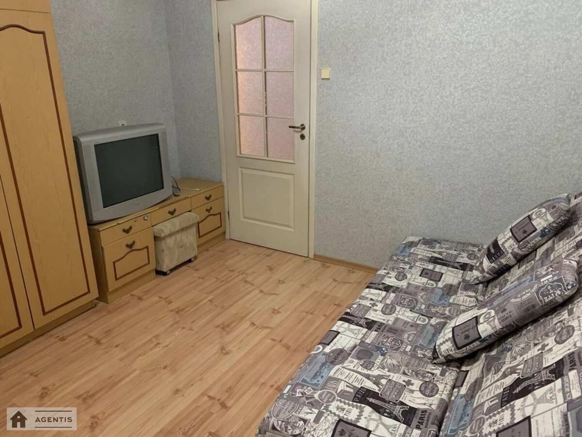 Apartment for rent. 3 rooms, 76 m², 10th floor/16 floors. 52, Chervonoyi Kalyny prosp. Volodymyra Mayakovskoho, Kyiv. 
