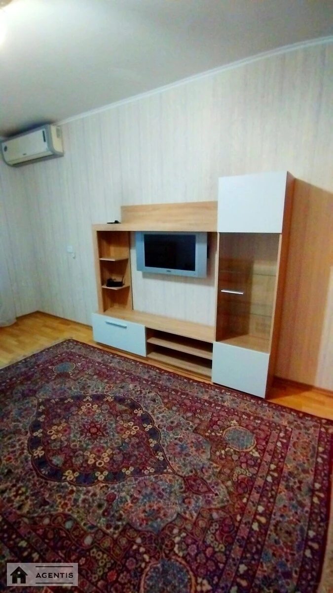 Apartment for rent. 1 room, 43 m², 12 floor/22 floors. 18, Petra Hryhorenka prosp., Kyiv. 